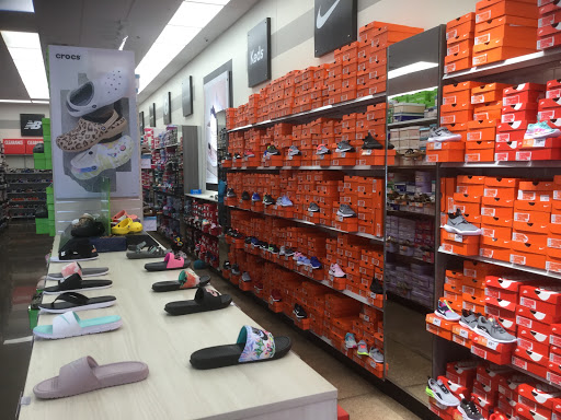 Shoe Store «Rack Room Shoes», reviews and photos, 1019 W University Ave #1001, Georgetown, TX 78628, USA