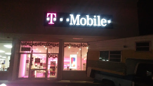 Cell Phone Store «T-Mobile», reviews and photos, 3320 Wheaton Way, Bremerton, WA 98310, USA