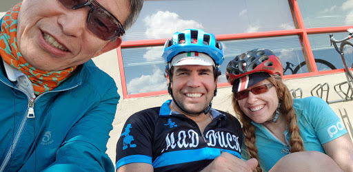 Bicycle Repair Shop «Mad Duck Cycling Shop», reviews and photos, 721 E Northwest Hwy, Grapevine, TX 76051, USA