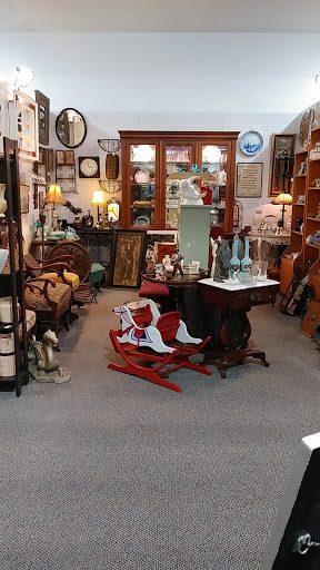 Antique Store «Days Of Olde Antiques & Collectibles At Galloway», reviews and photos, 110 S New York Rd, Galloway, NJ 08205, USA