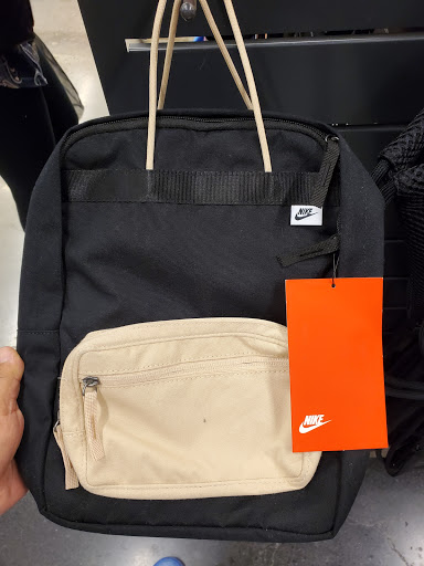 Sporting Goods Store «Nike Clearance Store», reviews and photos, 40-24 College Point Blvd, Flushing, NY 11354, USA