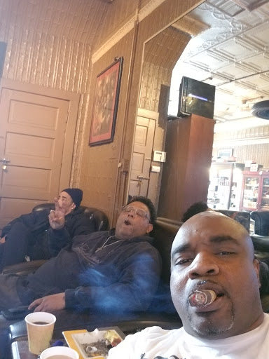 Cigar Shop «Cigar Cigars», reviews and photos, 203 Railroad Ave, Sayville, NY 11782, USA