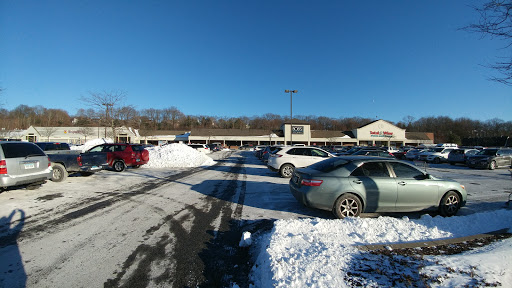 Shopping Mall «Main Avenue Shopping Plaza», reviews and photos, 380 Main Ave, Norwalk, CT 06851, USA