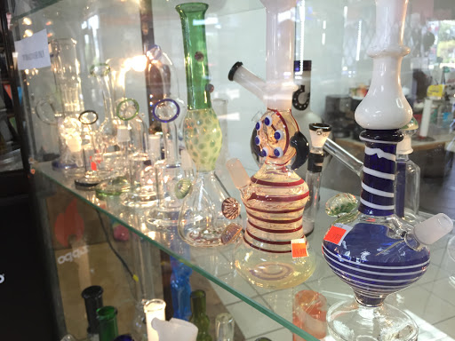 Tobacco Shop «Lombard Tobacco», reviews and photos, 890 E Roosevelt Rd, Lombard, IL 60148, USA