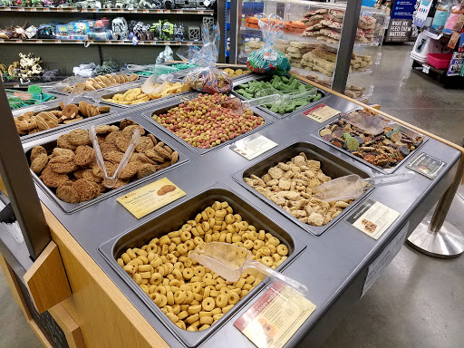 Pet Supply Store «Petco Animal Supplies», reviews and photos, 4345 U.S. 9, Freehold, NJ 07728, USA