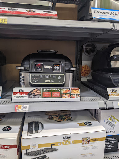 Department Store «Walmart Supercenter», reviews and photos, 638 Quequechan St, Fall River, MA 02721, USA