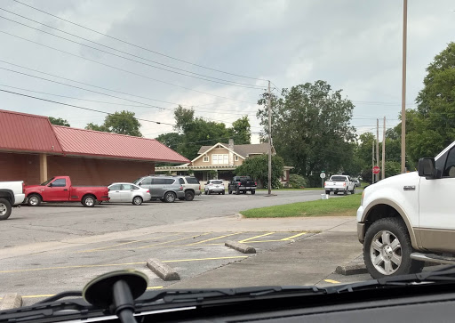 Supermarket «Foodland», reviews and photos, 103 W 1st St, Tuscumbia, AL 35674, USA