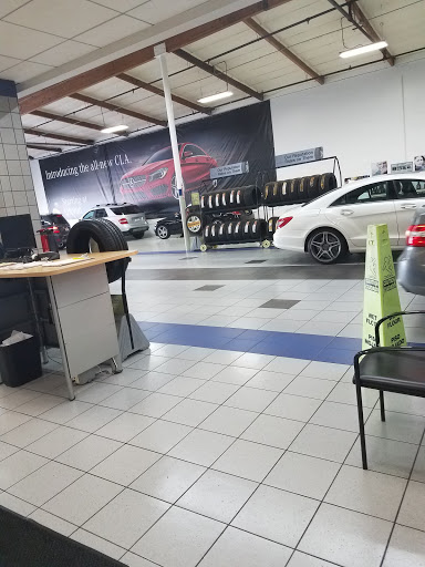 Auto Repair Shop «W.I. Simonson Mercedes Service & Parts», reviews and photos, 1330 Colorado Ave, Santa Monica, CA 90404, USA