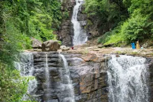 Kadiyanlena mini waterfall image