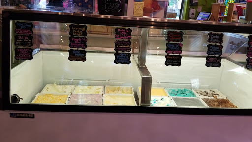 Ice Cream Shop «Neighbors Ice Cream Parlor», reviews and photos, 5980 Spruce Creek Rd, Port Orange, FL 32127, USA