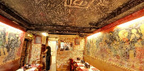 Atmosphère du Restaurant français Le Refuge des Fondus à Paris - n°1