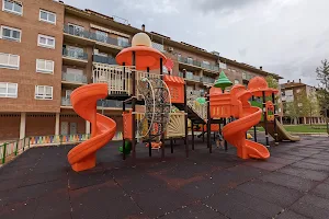 Parque infantil image