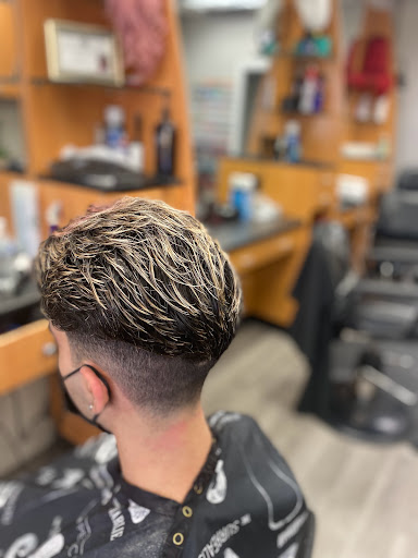 Beauty Salon «I-Clips Hair and Nails Salon», reviews and photos, 2512 Guadalupe St, Austin, TX 78705, USA