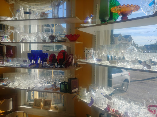 Thrift Store «Deja Vu Thrift Shop», reviews and photos, 427 S 4th St, Geneva, IL 60134, USA