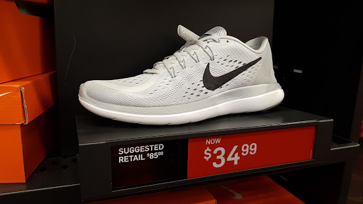 Clothing Store «Nike Factory Store», reviews and photos, 4760 Baldwin Rd M125, Auburn Hills, MI 48326, USA