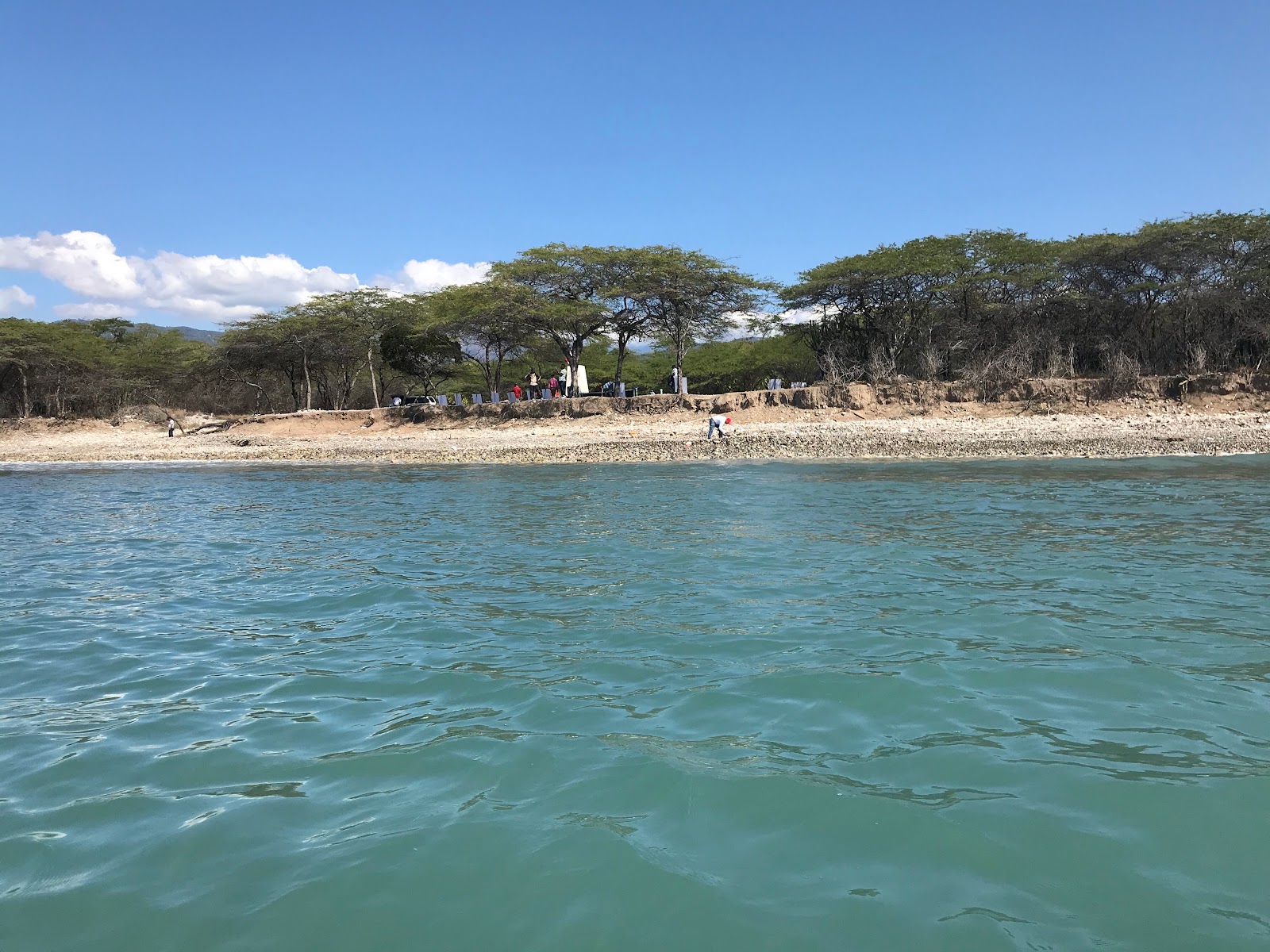 Fotografija Caracoles beach z turkizna voda površino