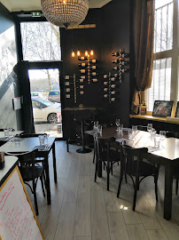 Atmosphère du Restaurant de spécialités du sud-ouest de la France Saveurs et Terroirs à Bordeaux - n°1