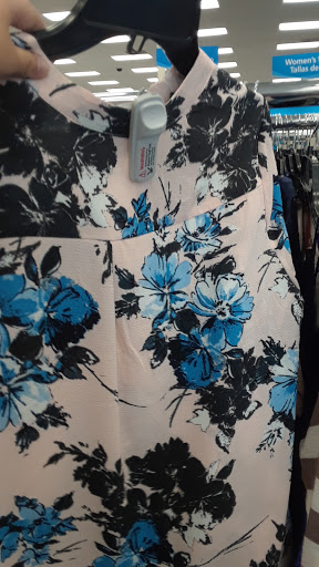 Clothing Store «Ross Dress for Less», reviews and photos, 7800 W 33rd Ave, Hialeah, FL 33018, USA