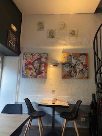 Atmosphère du Restaurant L'Entrée des Artistes à Fréjus - n°2