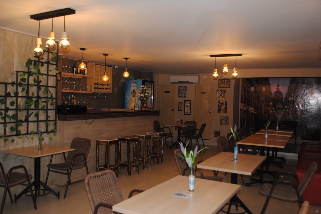El Sitio Restaurante, Lounge Bar