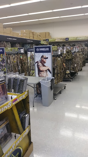 Sporting Goods Store «Academy Sports + Outdoors», reviews and photos, 1414 N Loop 336 W, Conroe, TX 77304, USA