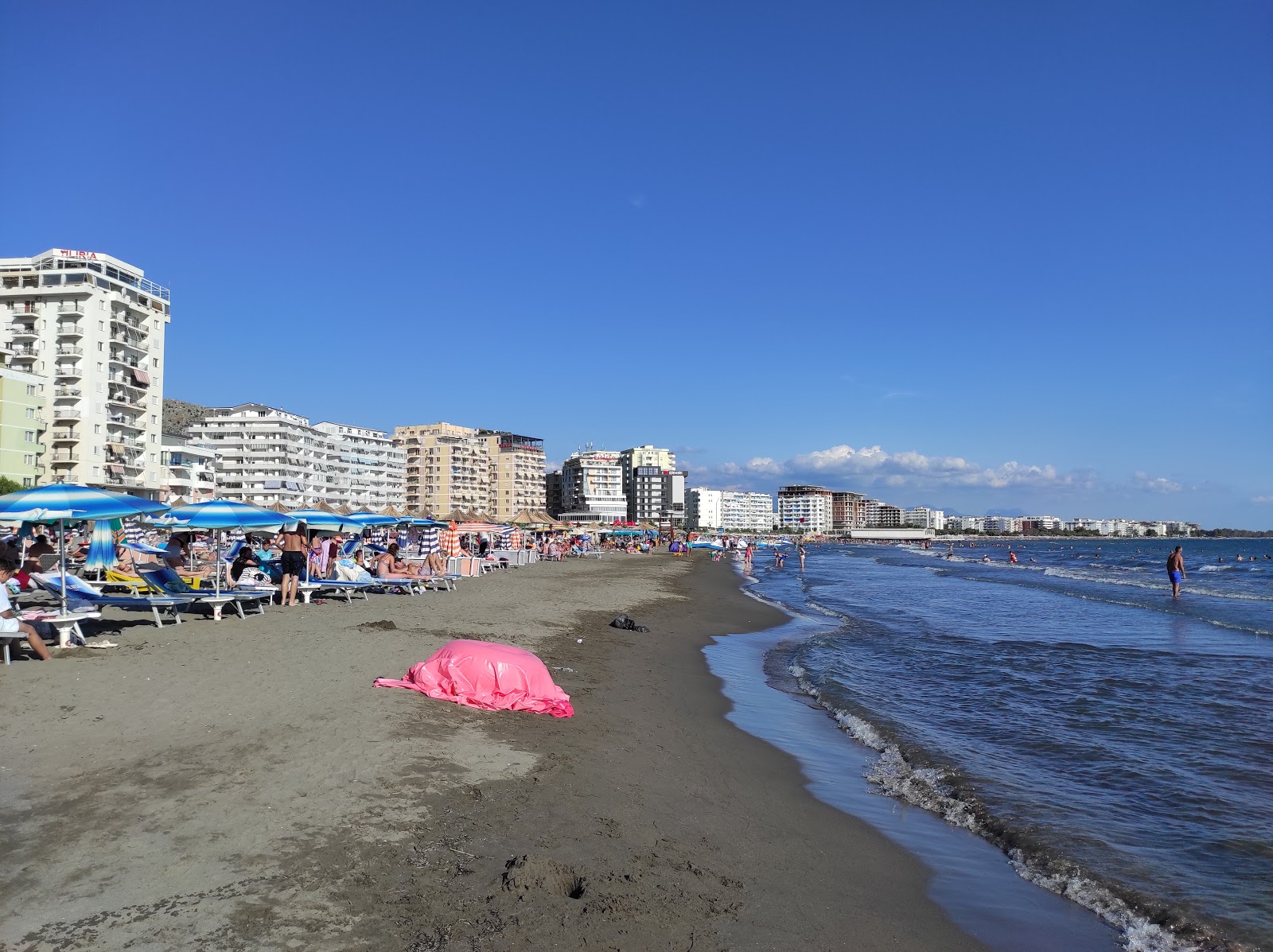 Foto de Shengjin Beach área parcialmente reacondicionada