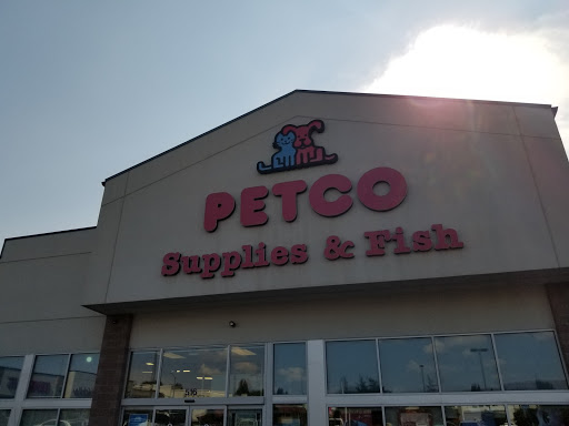 Pet Supply Store «Petco Animal Supplies», reviews and photos, 516 Valley Mall Pkwy, East Wenatchee, WA 98802, USA