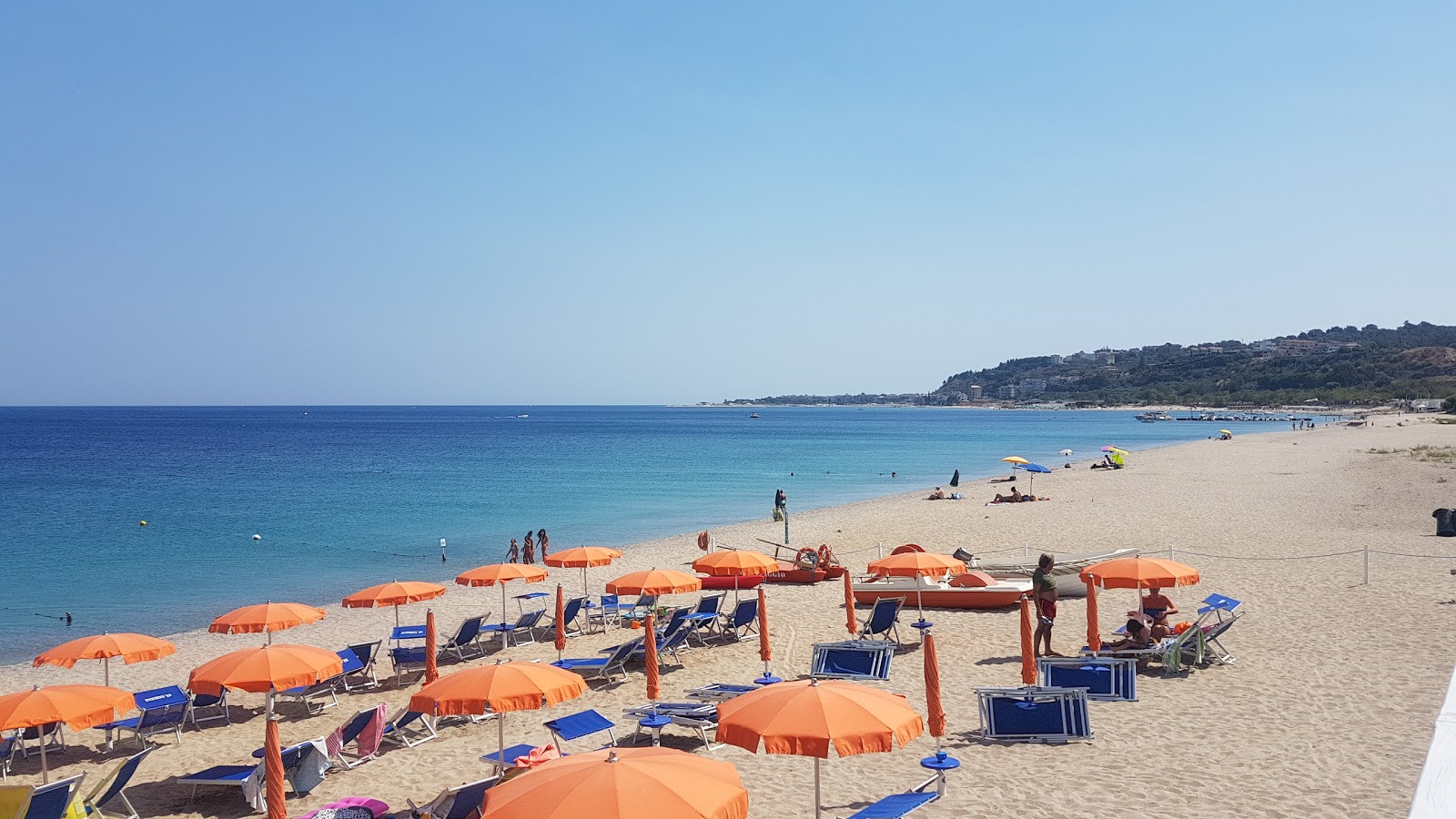 Montepaone Lido Plajı'in fotoğrafı kısmen temiz temizlik seviyesi ile