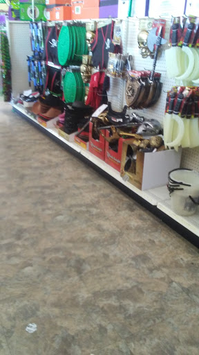 Dollar Store «Dollar Tree», reviews and photos, 7001 Cermak Rd, Berwyn, IL 60402, USA