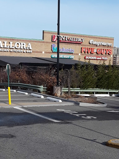 Shopping Mall «The Bay Terrace», reviews and photos, 23-98 Bell Blvd, Bayside, NY 11360, USA