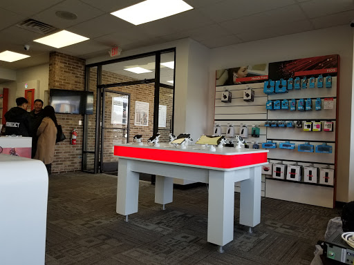 Cell Phone Store «Verizon Authorized Retailer - A Wireless», reviews and photos, 9337 Baltimore National Pike, Ellicott City, MD 21042, USA
