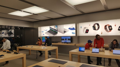 Computer Store «Apple Main Place», reviews and photos, 120 W Jefferson Ave, Naperville, IL 60540, USA