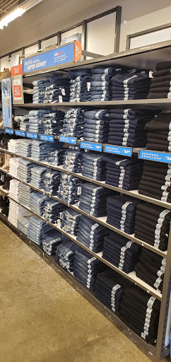 Clothing Store «Old Navy», reviews and photos, 3131 E Main St, Mohegan Lake, NY 10547, USA