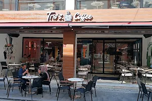 Trio'S Cafe image