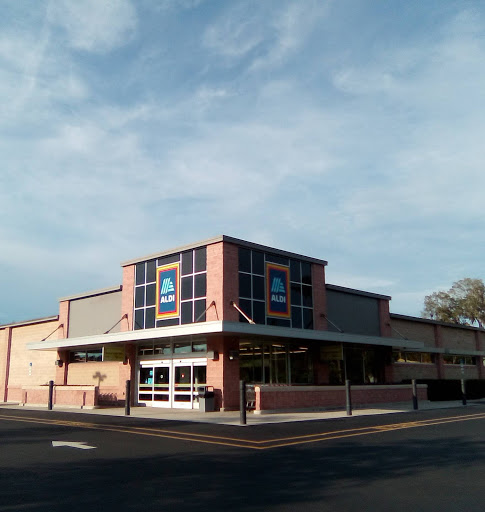 Supermarket «ALDI», reviews and photos, 2335 FL-44, New Smyrna Beach, FL 32168, USA