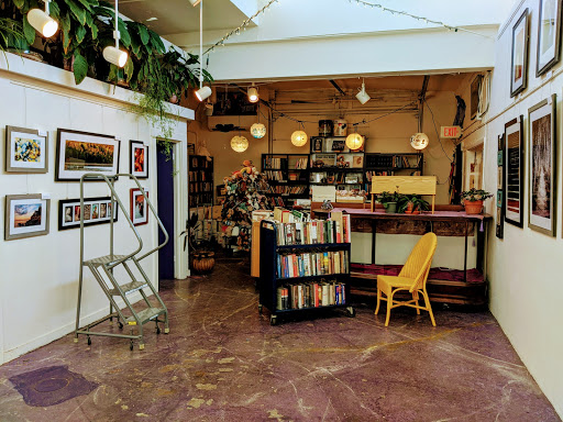 Used Book Store «Loganberry Books», reviews and photos, 13015 Larchmere Blvd, Cleveland, OH 44120, USA