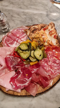 Charcuterie du Restaurant italien Pizzeria Iovine's à Paris - n°9