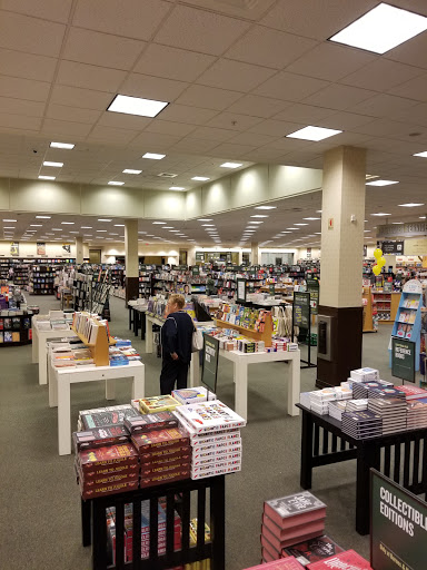 Book Store «Barnes & Noble», reviews and photos, 180 NJ-35, Eatontown, NJ 07724, USA