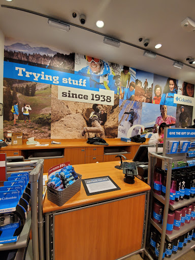 Sportswear Store «Columbia Sportswear Outlet Store at Seattle Premium Outlets», reviews and photos, 10600 Quil Ceda Blvd #920, Tulalip, WA 98271, USA