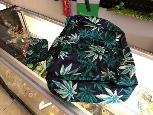 Herb Shop «Traders Smoke Shop», reviews and photos, 14880 N Northsight Blvd #104, Scottsdale, AZ 85260, USA