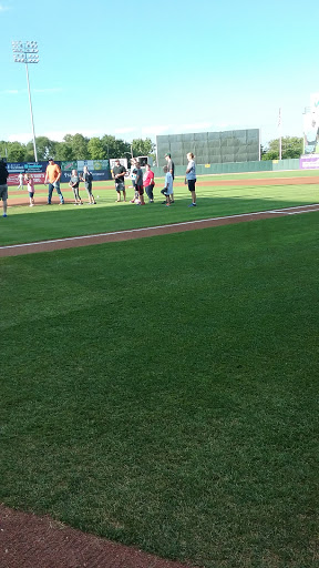 Stadium «Veterans Memorial Stadium», reviews and photos, 950 Rockford Rd SW, Cedar Rapids, IA 52404, USA