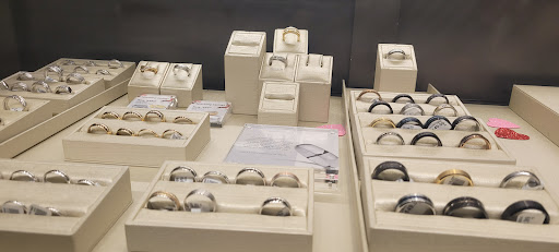 Jewelry Store «Kay Jewelers», reviews and photos, 147 St Clair Square, Fairview Heights, IL 62208, USA