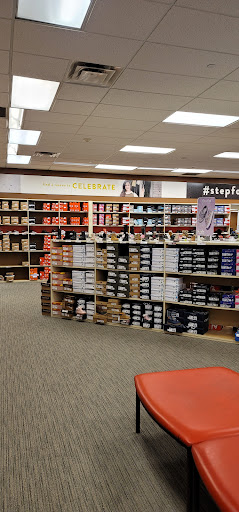 Shoe Store «Famous Footwear», reviews and photos, 31 Furlong Dr, Revere, MA 02151, USA