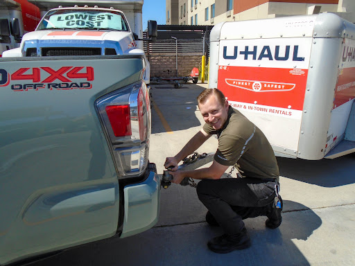 Truck Rental Agency «U-Haul Moving & Storage of Chatsworth», reviews and photos, 21326 Devonshire St, Chatsworth, CA 91311, USA