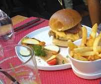 Hamburger du Café et restaurant de grillades Le Coup d'État à Versailles - n°9