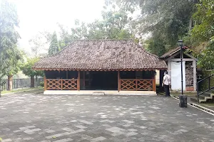 Monumen Situs Rumah Sandi Indonesia image