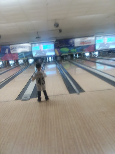 Bowling Alley «Suburban Bowling Lanes», reviews and photos, 735 Chestnut Ridge Rd, Morgantown, WV 26505, USA