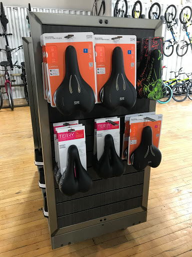 Bicycle Store «The Bike Hub», reviews and photos, 495 N Main St, Glen Ellyn, IL 60137, USA