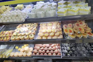 TOWN SWEETS image