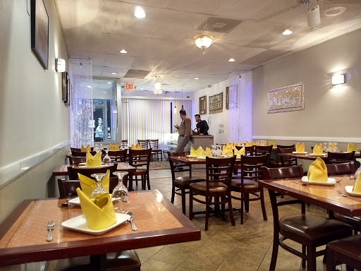 Shopping Mall «Route 18 Shopping Center», reviews and photos, 1020 NJ-18, East Brunswick, NJ 08816, USA